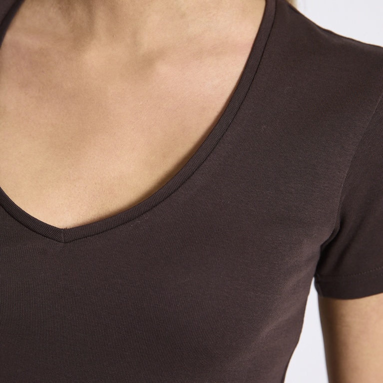 V-neck baby tee "Engla" Brown